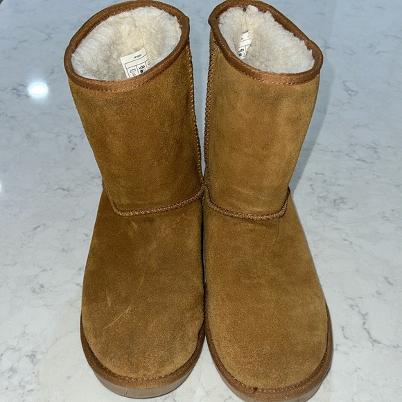 Koolaburra Shoes - Koolaburra by UGG‎ tan boots. Size 10